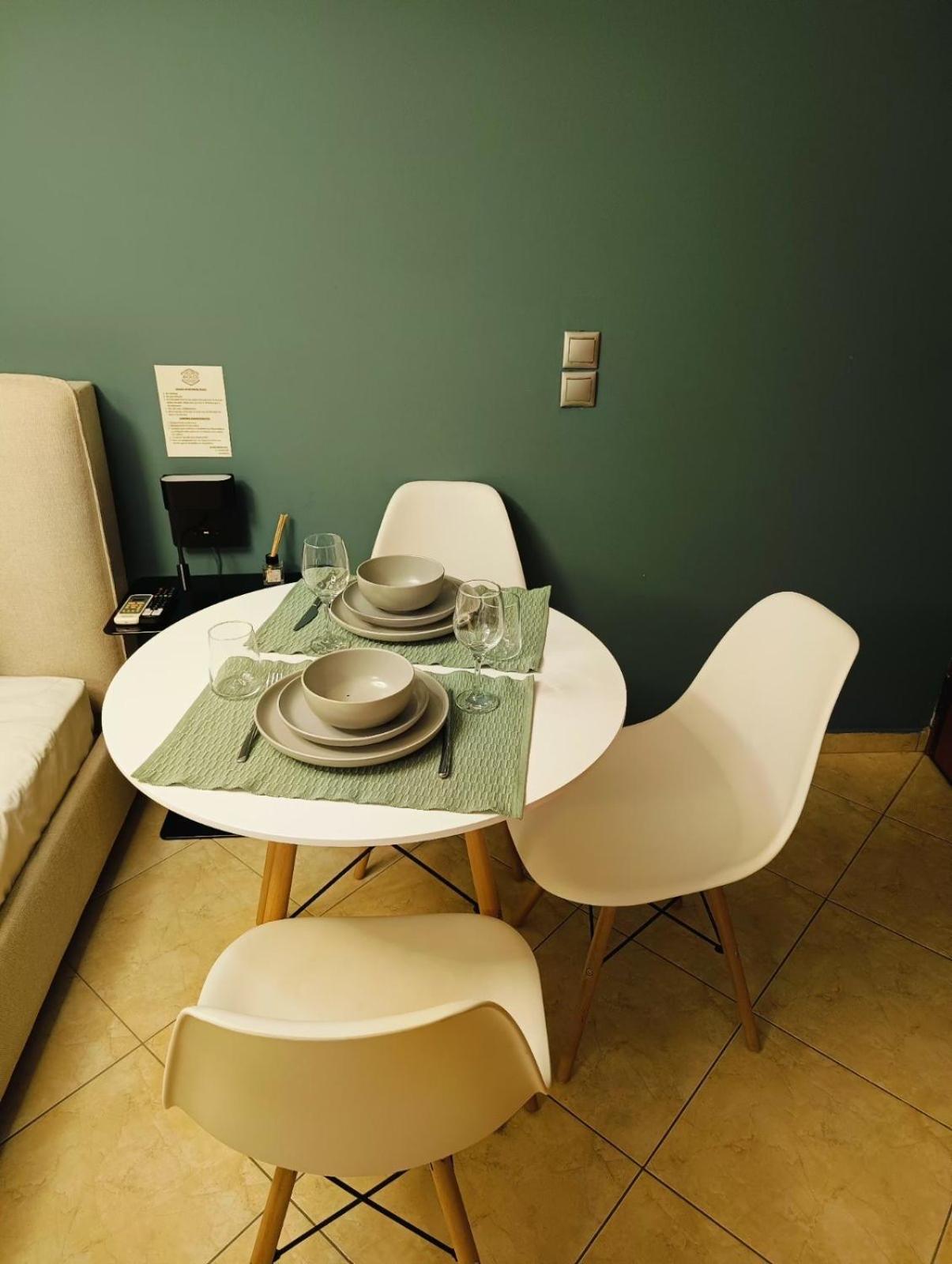 Aiolos Glyfada Super Lux Mini Apartment Atene Esterno foto